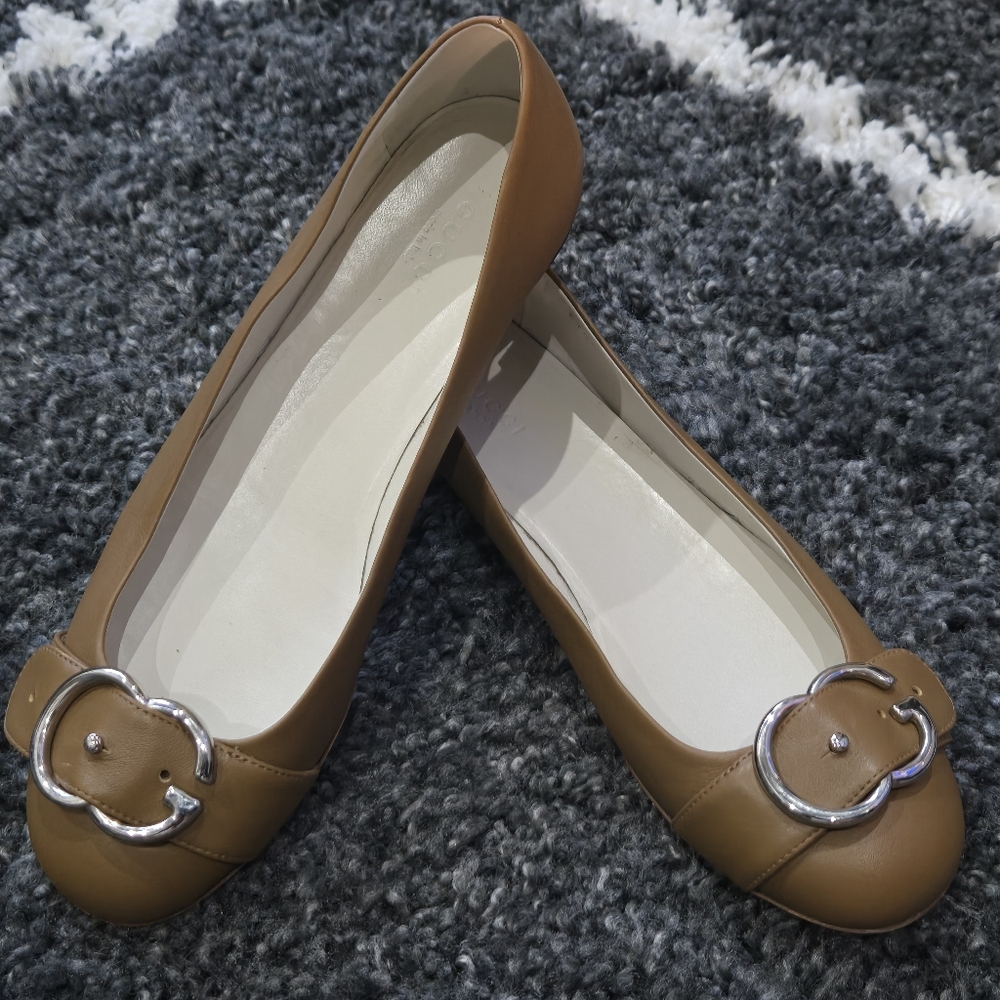 Gucci Sachalin Ballet Flat Taupe Leather Silver Logo Sz 38 - Picture 6 of 13